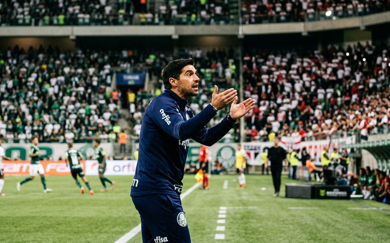 Abel Ferreira questiona pênalti para o São Paulo e critica faltas em Vitor Roque