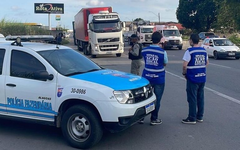 Sefaz segue com fiscalizações de caminhões de cargas no interior de Alagoas
