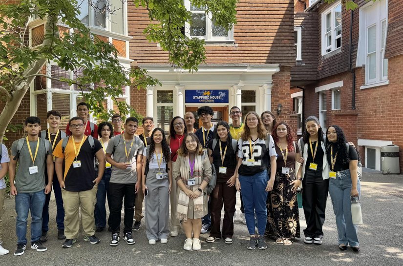 Da sala de aula alagoana para o mundo: intercâmbio na Inglaterra transforma a rotina de 100 estudantes