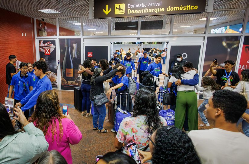 Estudantes do Daqui pra o Mundo retornam a Alagoas após intercâmbio histórico na Inglaterra