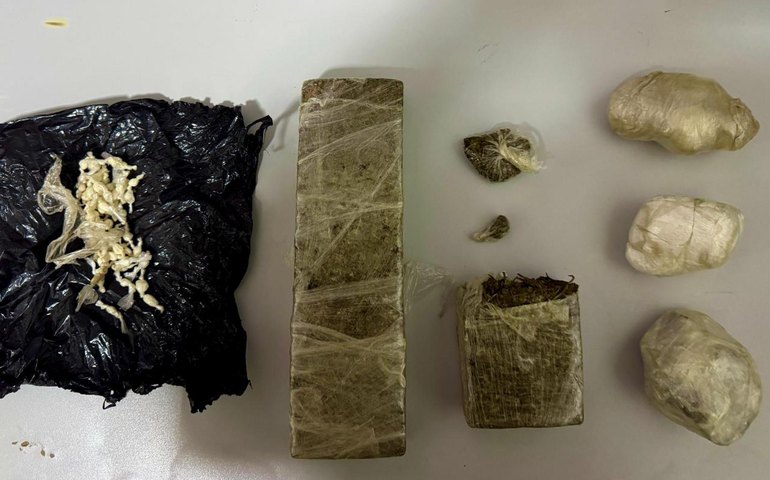 Polícia Militar apreende 1,2 Kg de drogas após abordagem no município de Piranhas