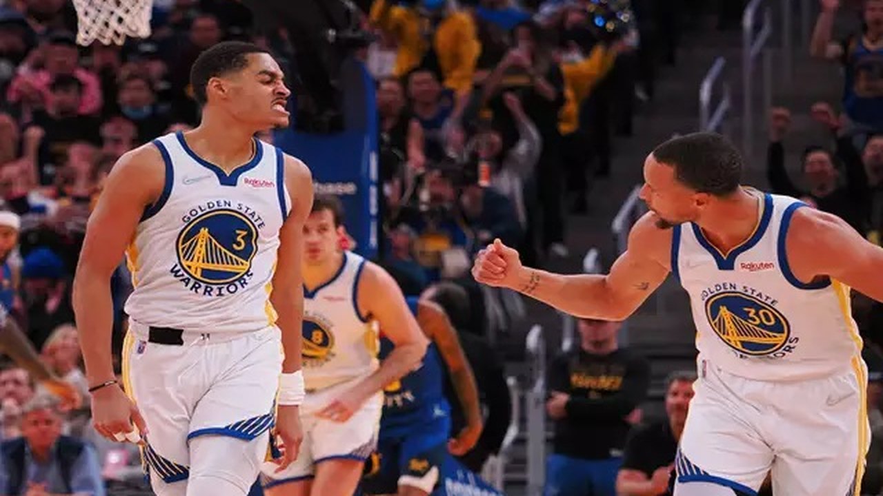 Stephen Curry vence 'duelo' com Jordan Pole e Warriors engatam 4ª vitória seguida na NBA