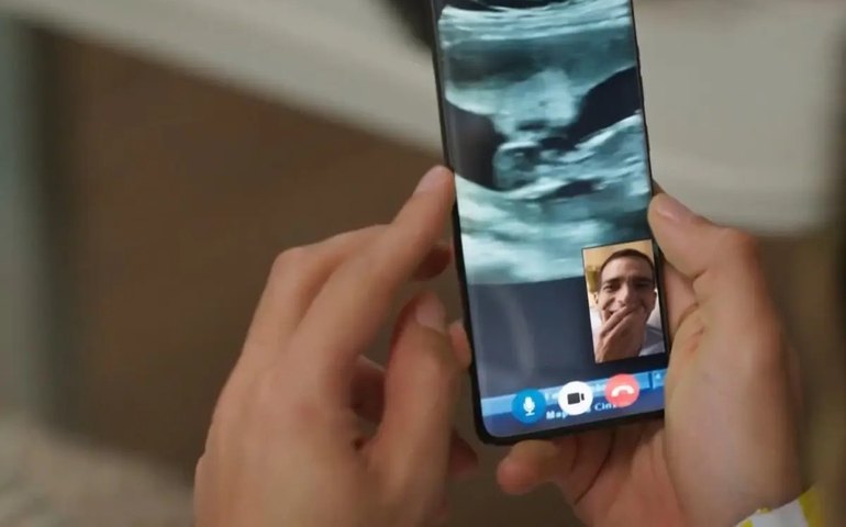 Erro em cena de “Vale Tudo” faz ator parecer ter três mãos e gera críticas à Globo