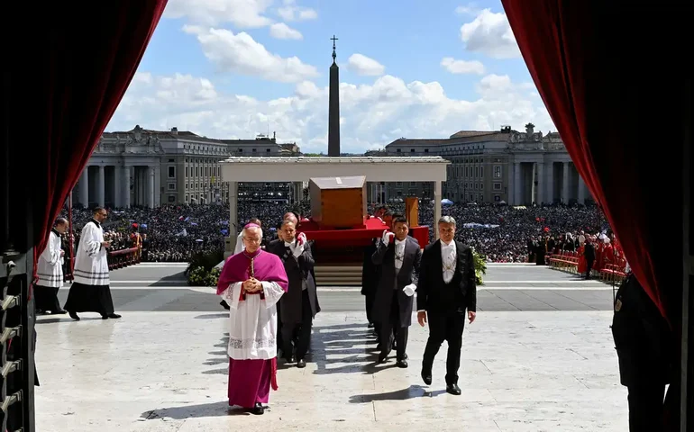 Funeral do Papa Francisco reúne cerca de 250 mil pessoas