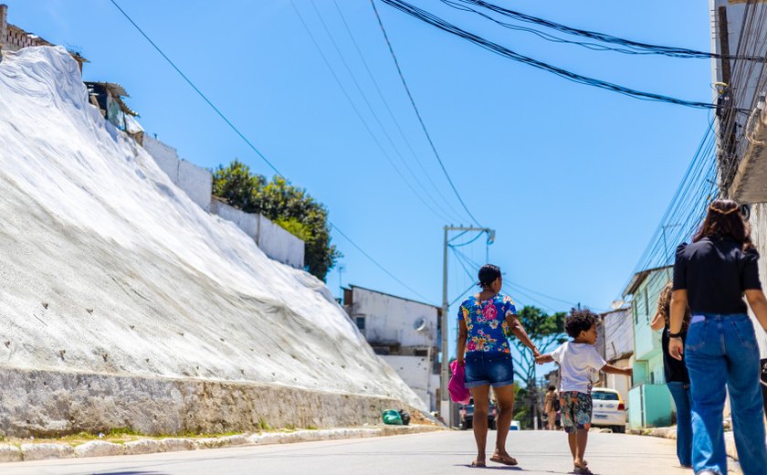 Brota na Grota leva serviços à população de quatro bairros de Maceió