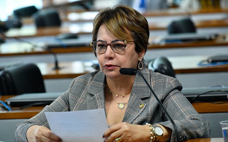 Juíz deve consultar cadastros antes de confirmar adoção, aprova CDH