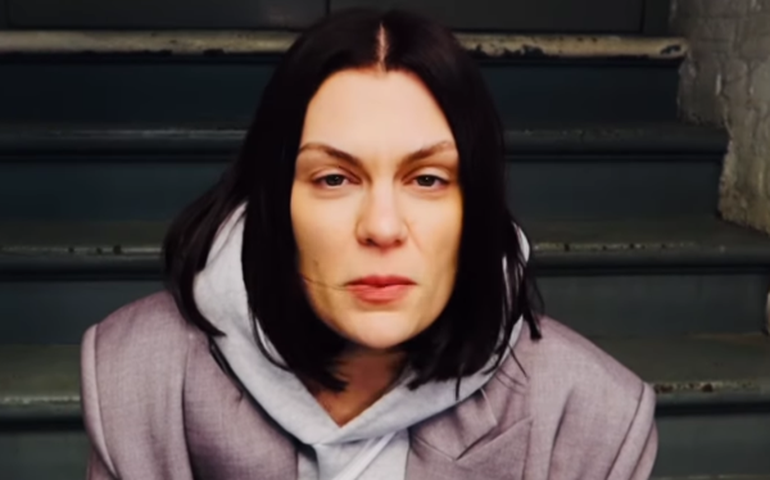 Jesse J é diagnosticada com câncer e anuncia pausa na carreira
