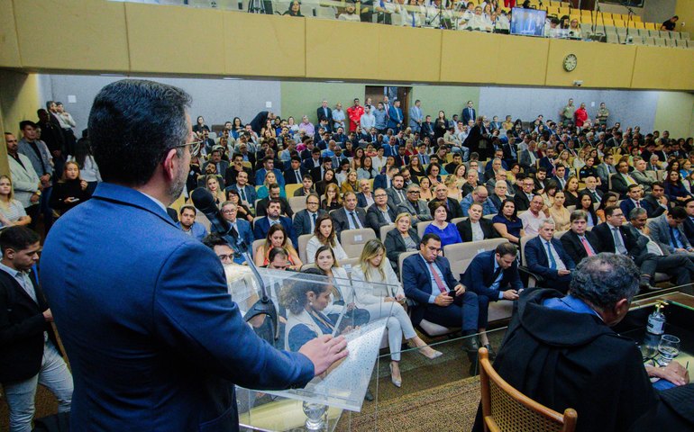 Governador prestigia posse de Márcio Roberto como novo desembargador do TJ/AL