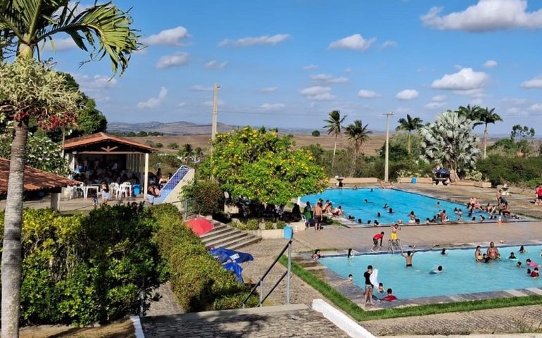 Campeonato Amador de Futebol e Parque Aquático agitam Clube do Servidor em Arapiraca
