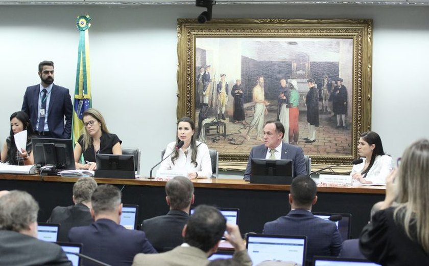 CCJ conclui discussão de proposta que limita decisão monocrática no STF; acordo adia votação