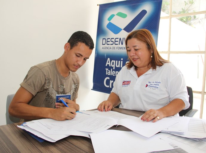 Alunos do Jovem Empreendedor recebem incentivos financeiros
