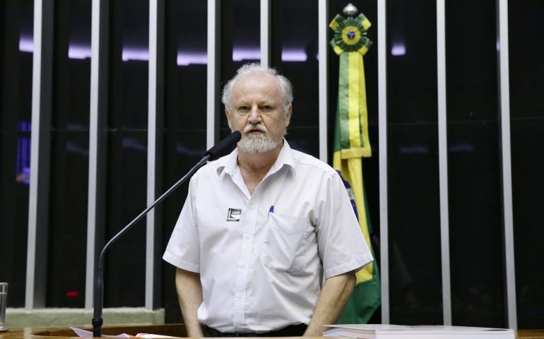 Homenagem a líder do MST segue após tentativa de deputados da direita de revogar medalha