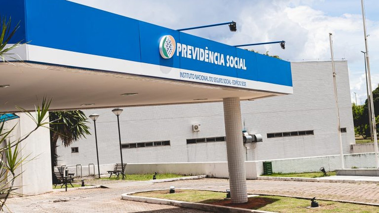 Comissão debate com a Febraban a suspensão do crédito consignado para aposentados e pensionistas