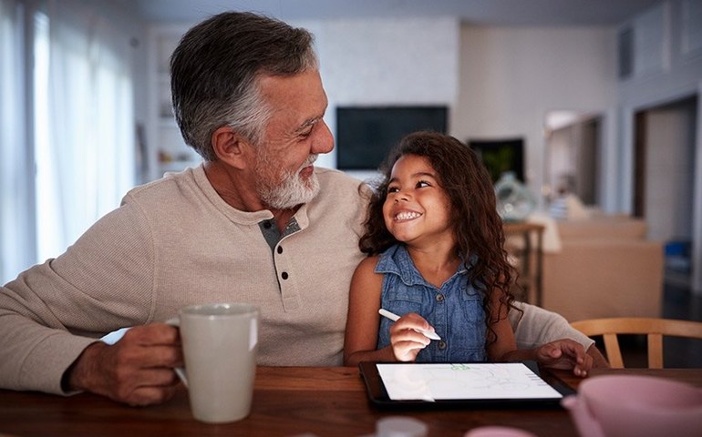 Shopping Pátio Maceió dá dicas de presentes especiais para comemorar este dia dos avós com quem amamos