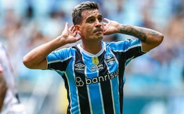 Grêmio goleia o São Luiz e encaminha vaga às semifinais do Campeonato Gaúcho