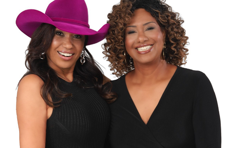 Alexandre Pires participa de DVD da dupla Irmãs Barbosa