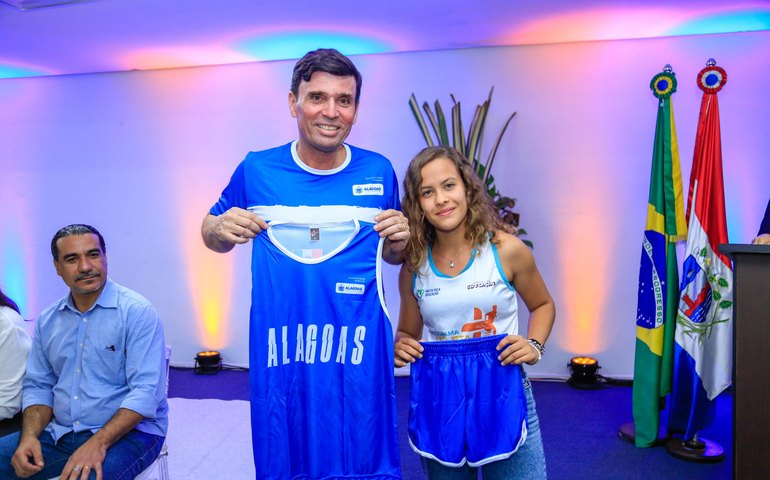 Jogos da Juventude: Governo de Alagoas entrega passagens e uniformes para 182 atletas