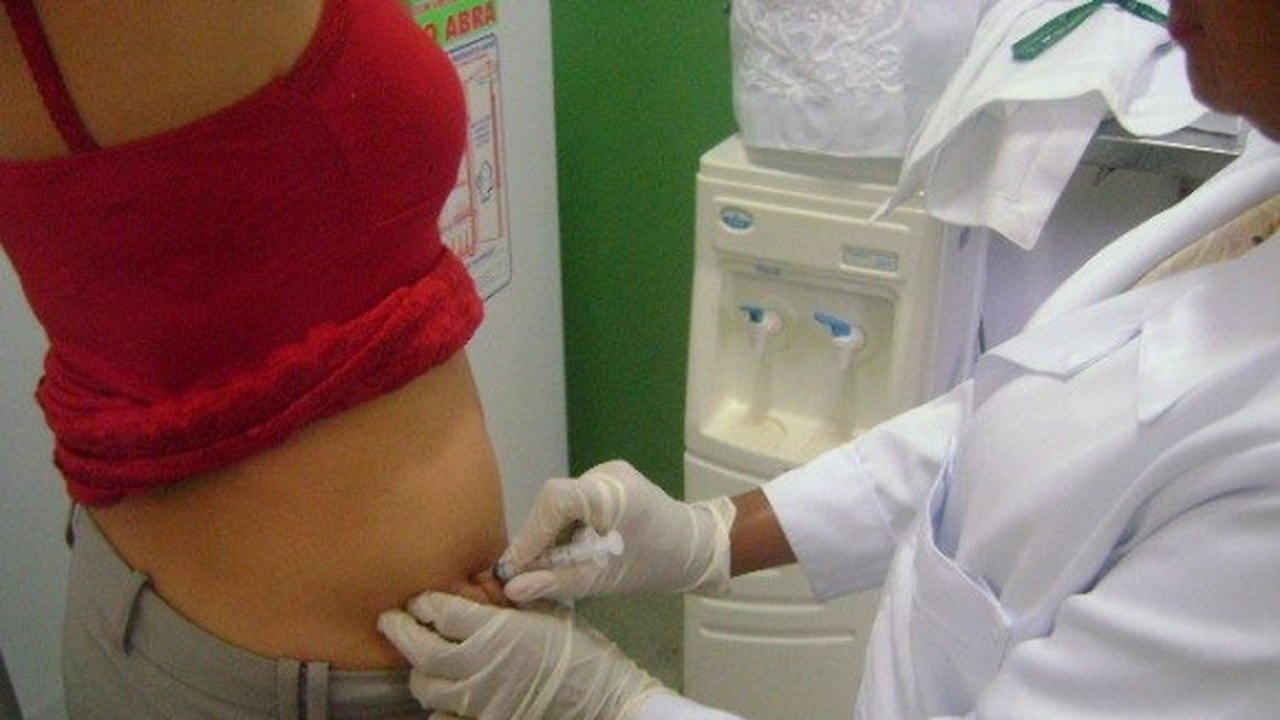 Hospital Helvio Auto inova na técnica de aplicação de vacinas