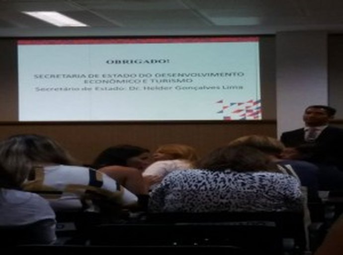 Secretária de Delmiro participa de fórum voltado à regionalização do turismo