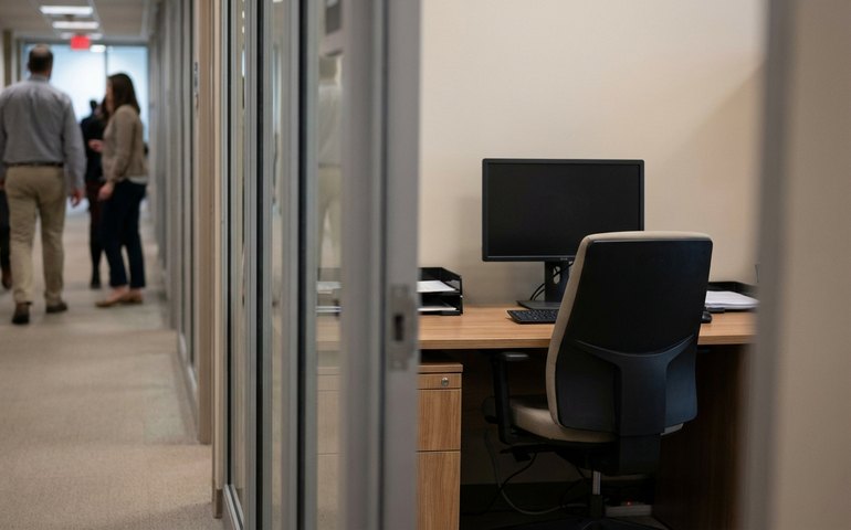 Gabinete de Zambelli, presa e com mandato mantido, custa mais de R$ 100 mil por mês