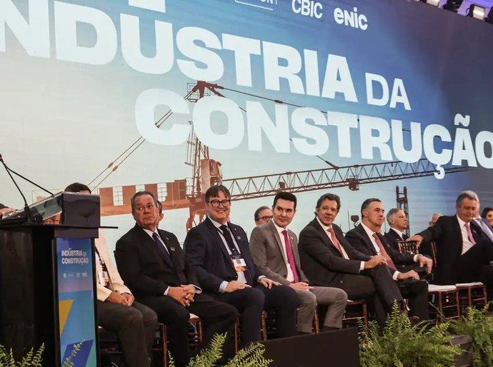Lula defende soluções criativas para reduzir déficit habitacional no país