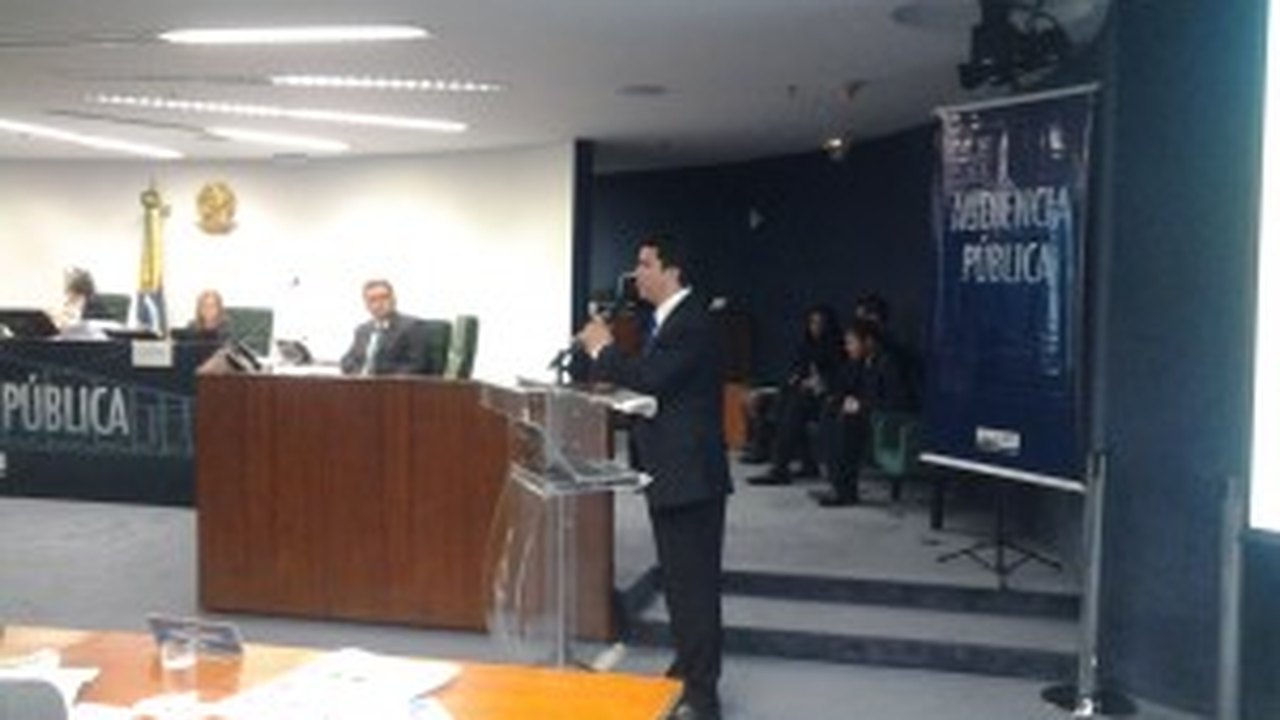 Código Civil não prevê censura a biografias, afirma parlamentar