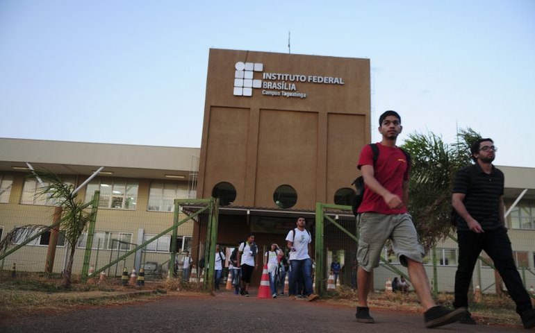 Audiência discute o papel das universidades e dos institutos federais