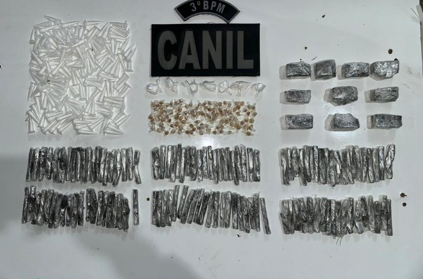 PM apreende cerca de 450 porções de entorpecentes na cidade de Arapiraca