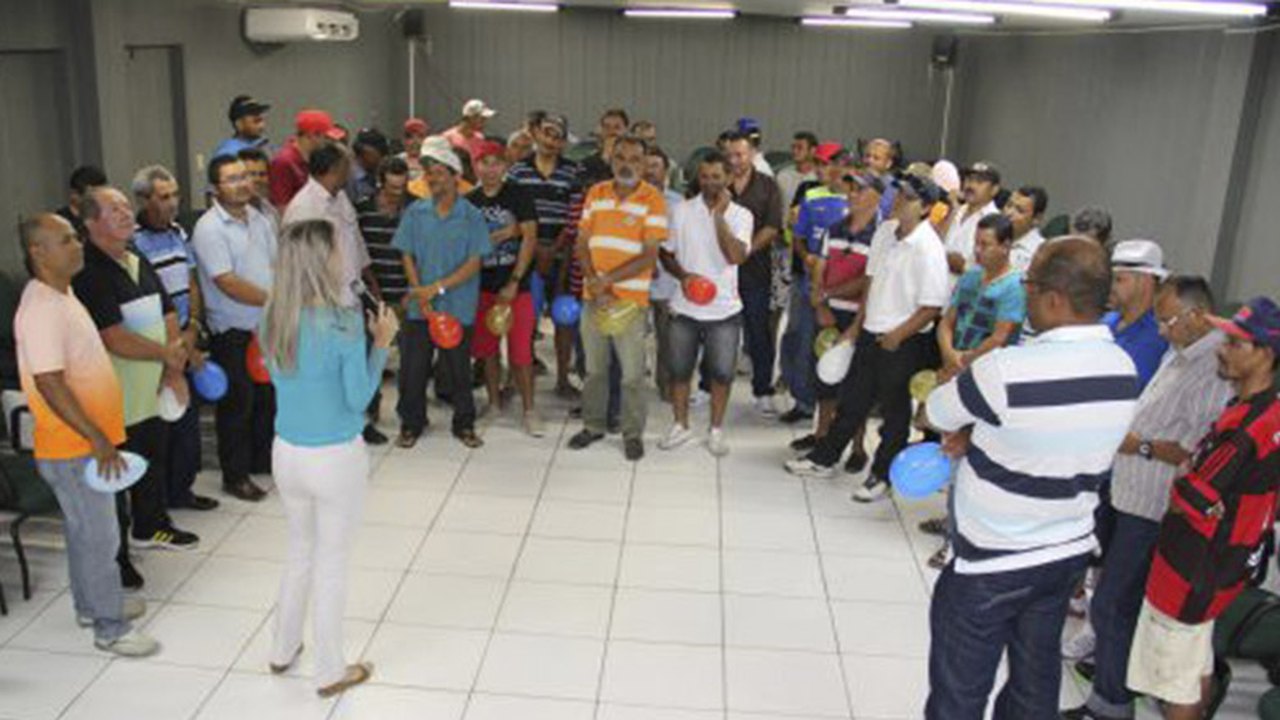 Arapiraca: Equipes de Jardinagem têm palestras de segurança e ética
