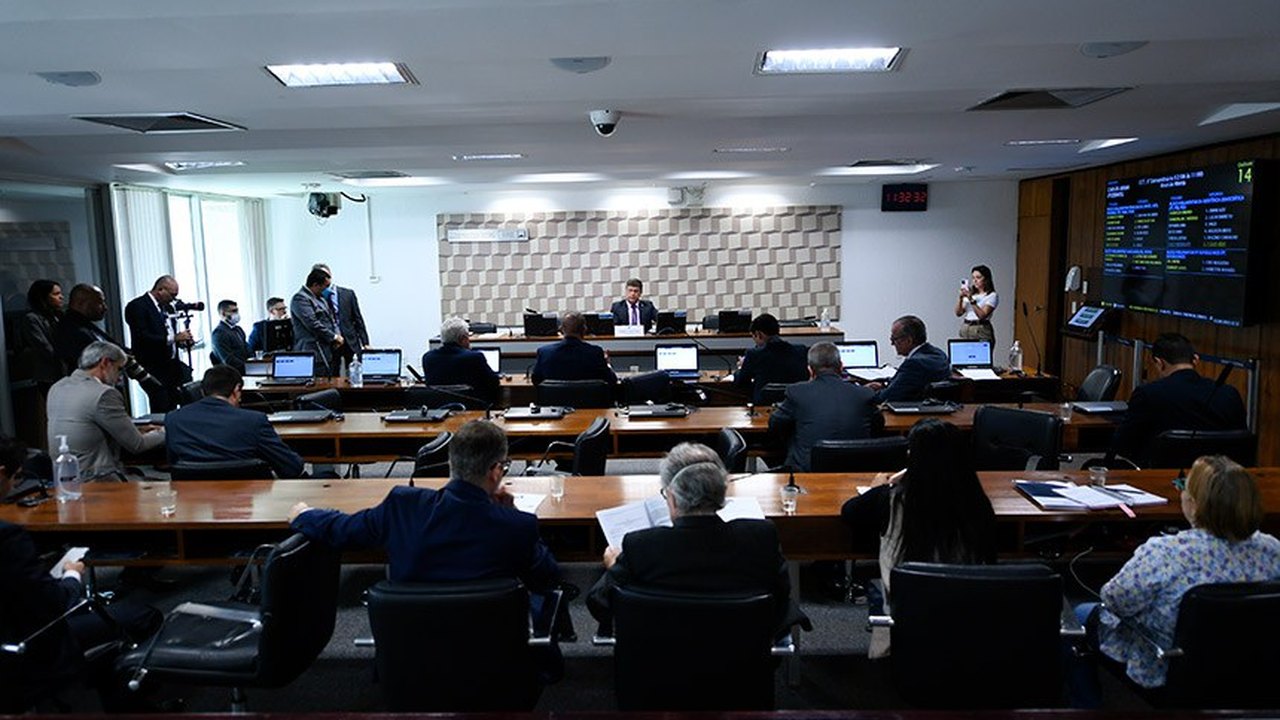 CCT aprecia projeto que obriga legenda em programas jornalísticos