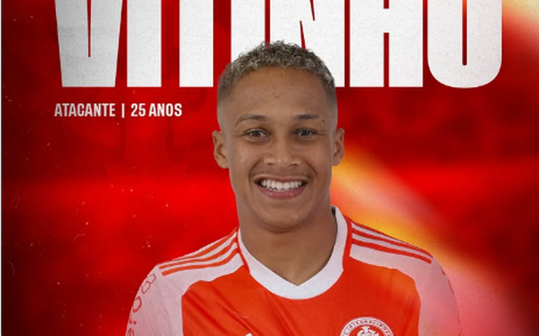 Internacional apresenta Vitinho para contrato de seis meses: 'Sei o que fazer para permanecer'