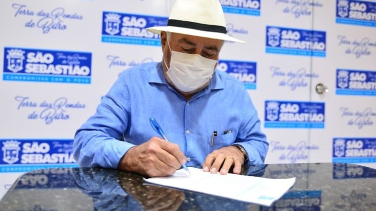 Prefeito Zé Pacheco envia pra Câmara projeto de lei que concede reajuste de 11% aos servidores da Educação