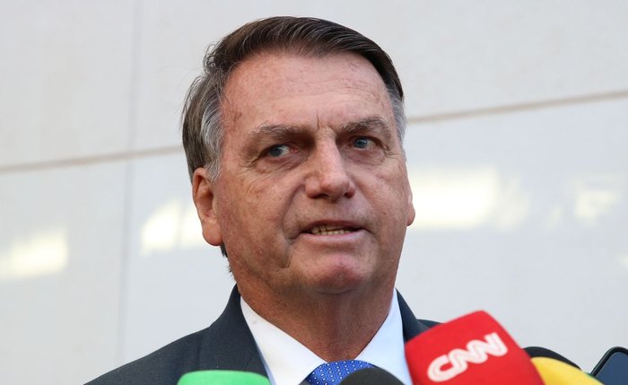 Defesa do ex-presidente Jair Bolsonaro vai pedir o adiamento do depoimento marcado para esta quinta-feira