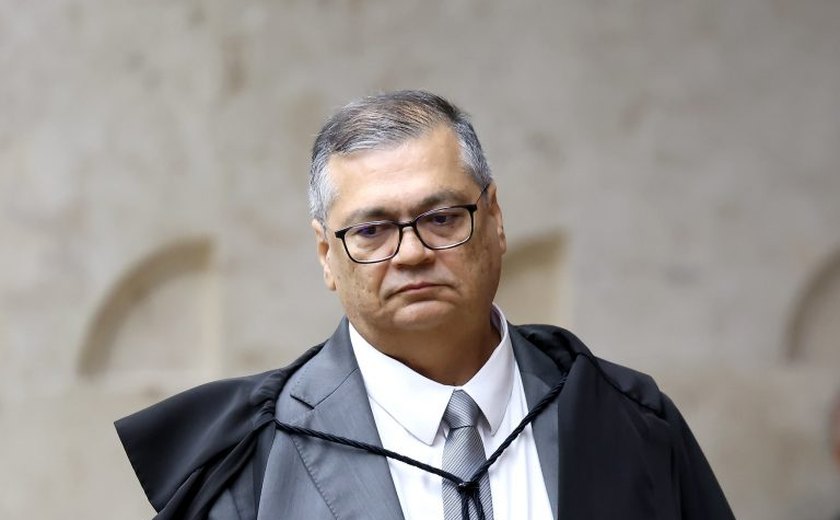 Segundo dia do julgamento de Bolsonaro tem declaração de amor à sogra e piadas de Dino