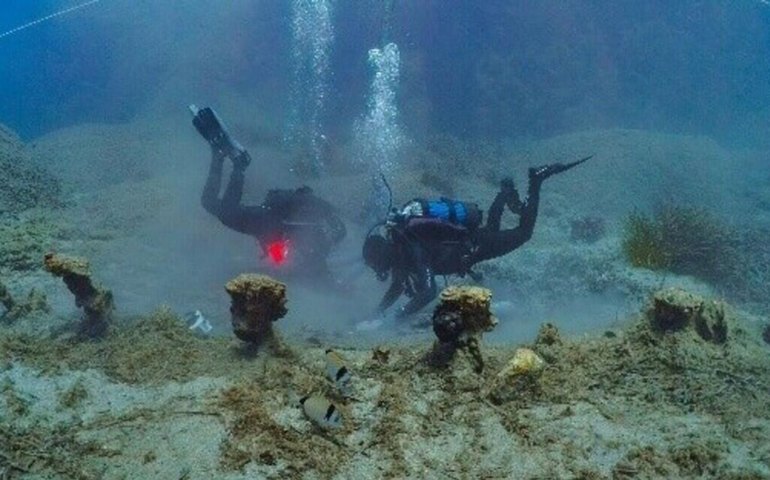 Descoberto fragmento de mármore do Partenon em naufrágio do navio de Lord Elgin