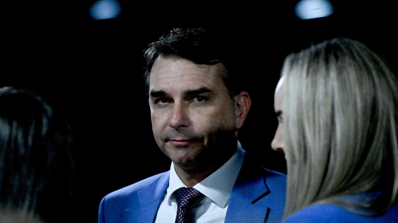 Sistema do TSE indica Flávio Bolsonaro filiado ao Missão e impede candidatura