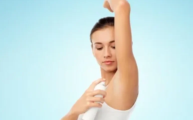 Antitranspirante: é melhor aplicar à noite ou pela manhã?