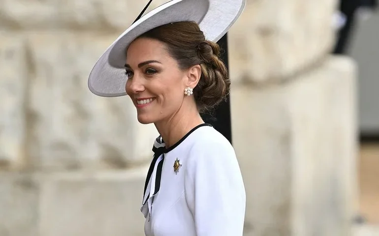 Kate Middleton faz primeira aparição oficial após diagnóstico de câncer; veja