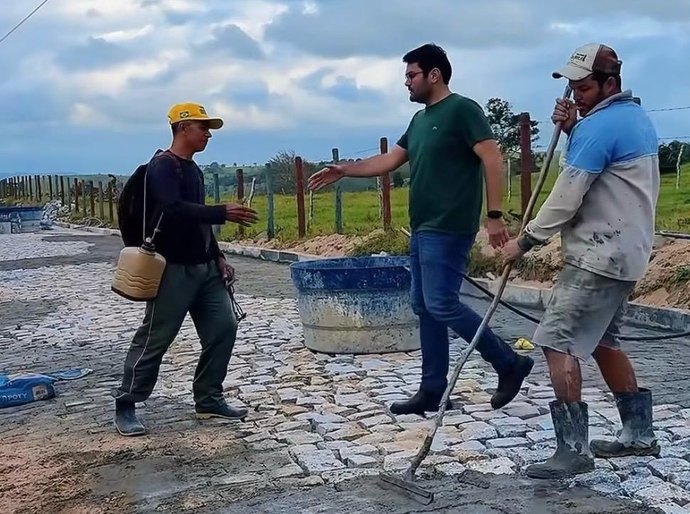 Retomada de obras em Mar Vermelho: Prefeito anuncia avanços após período chuvoso
