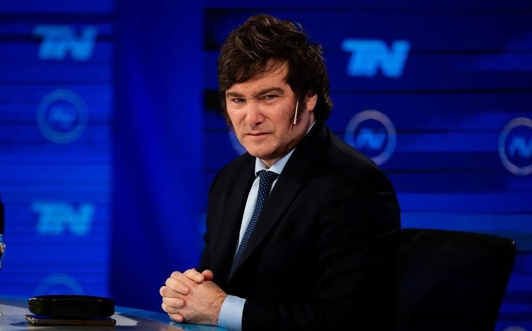 Em aniversário da guerra, Milei reivindica soberania das Malvinas e pede 'reconciliação' com Forças Armadas