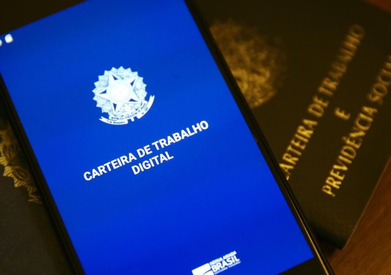 Brasil criou mais de 1,2 milhão de empregos com carteira assinada no primeiro semestre