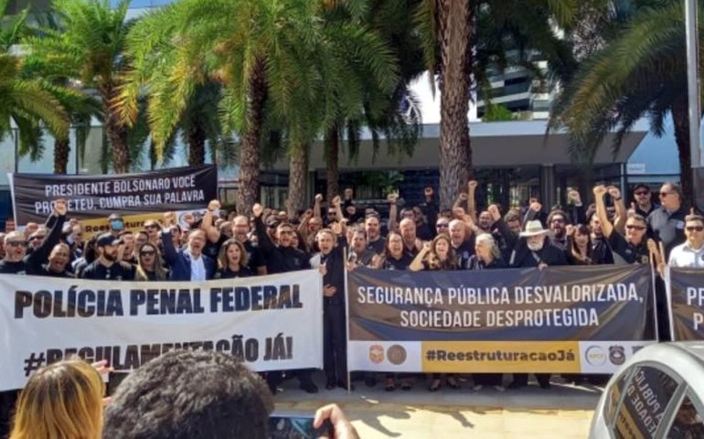Delegados da PF aprovam paralisações e pedem renúncia de ministro