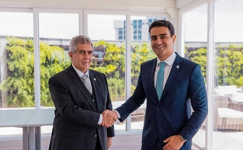 Prefeito de Maceió, JHC, prestigia posse do desembargador Orlando Rocha