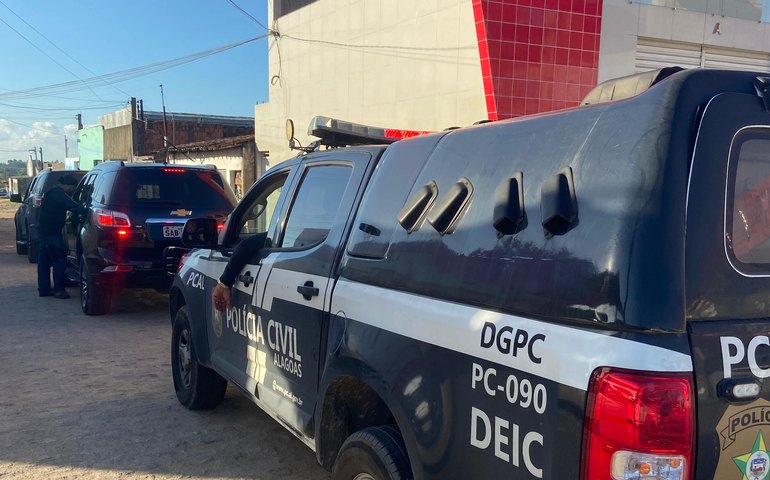 Polícia Civil prende homem foragido acusado de matar cunhado em Limoeiro de Anadia