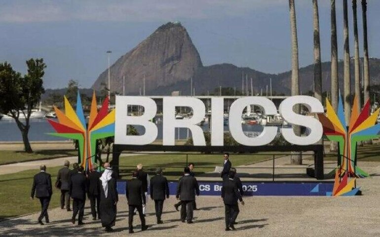 Nova ordem mundial do BRICS já existe, mesmo com negação do Ocidente, diz analista