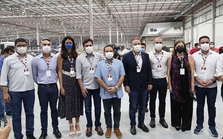 Poder Legislativo prestigia inauguração de centro de distribuição em Murici