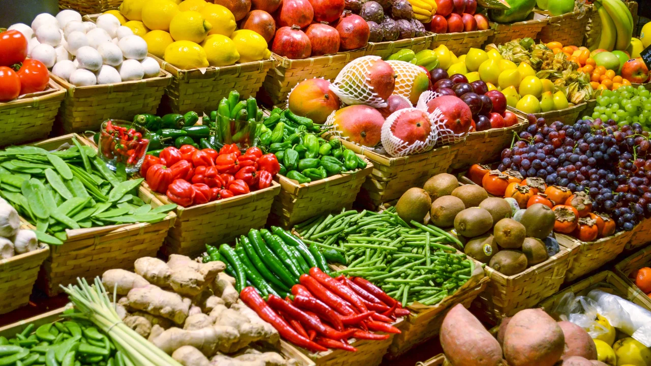Vinagre e bicarbonato podem ser inimigos na hora de lavar legumes; especialista dá dicas