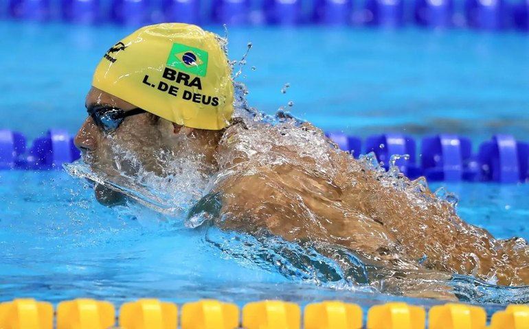 Léo de Deus brilha no Mare Nostrum e fatura bronze nos 200m borboleta