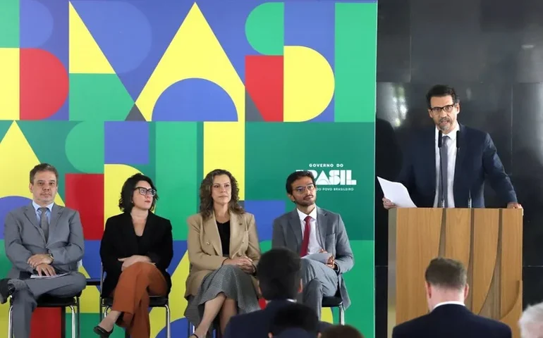 Em evento no Palácio do Planalto, Governo do Brasil formaliza o protocolo para investigar crimes contra jornalistas e comunicadores