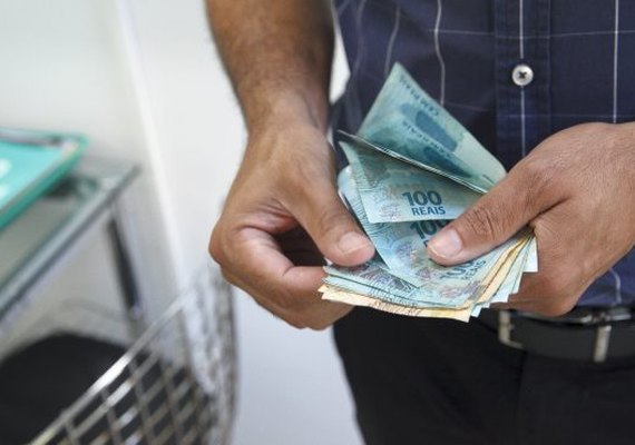 Governo de AL libera salário dos servidores nesta sexta-feira (28)
